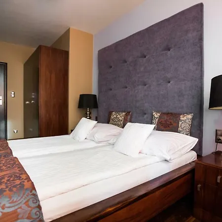 W Park Apartment *